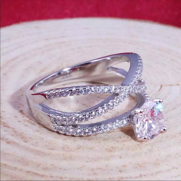 New Fancy Ring With Square Cubic Zirconia Stone - Picture 4 of 5